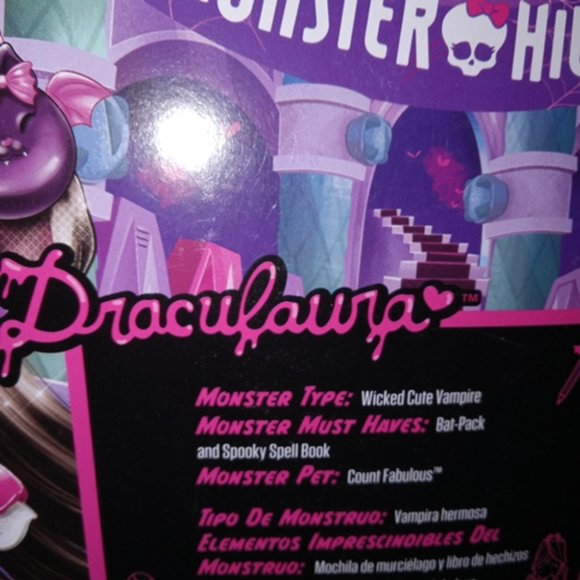 NEW Monster High Draculaura Doll with Pet Bat-Cat Count Fabulous and Accessories - Picture 3 of 3